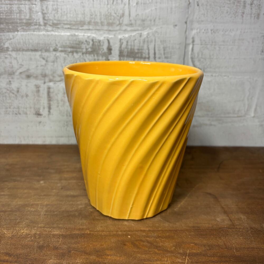 Yellow Orange Swirl Pot